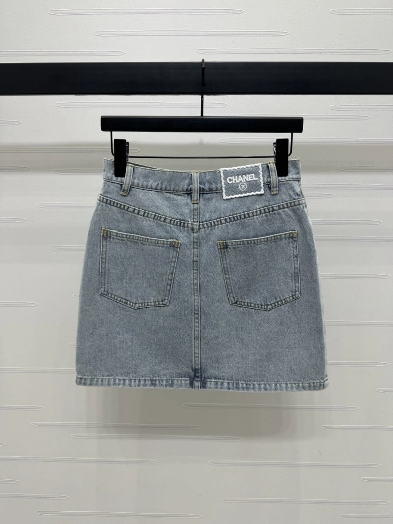 Chanel Short Pants Sleek 108773