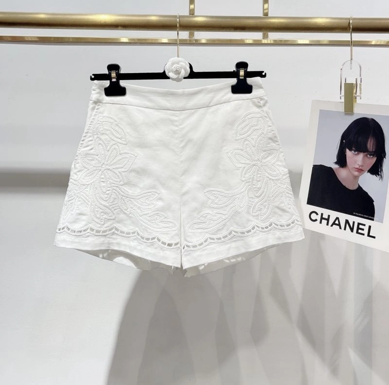 Chanel Short Pants EasyMatch 110425