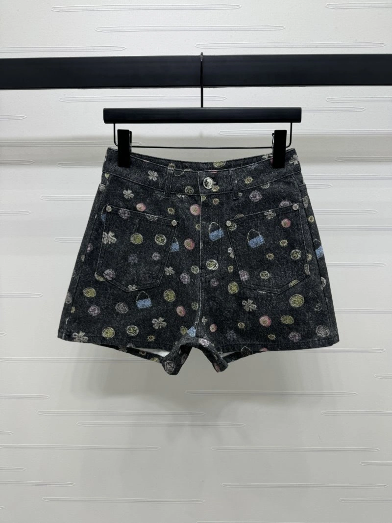 Youthful Chanel Short Pants 110419