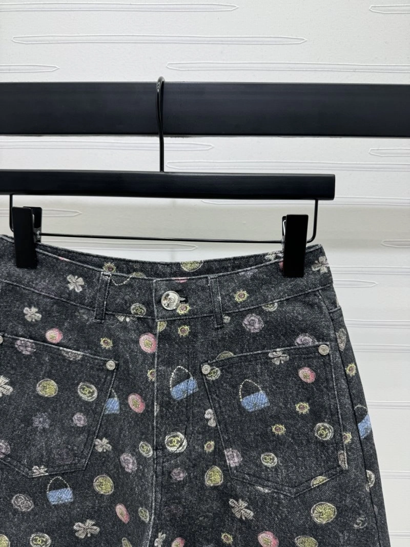 Youthful Chanel Short Pants 110419