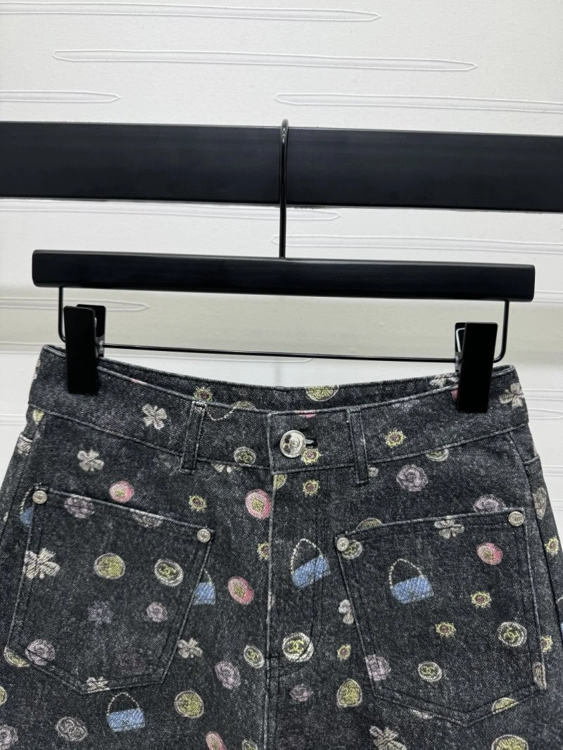Youthful Chanel Short Pants 110419