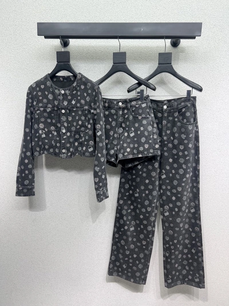 Stretchable Chanel Short Pants 110421