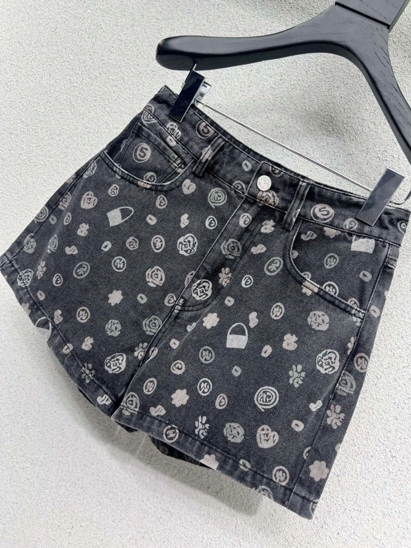 Stretchable Chanel Short Pants 110421