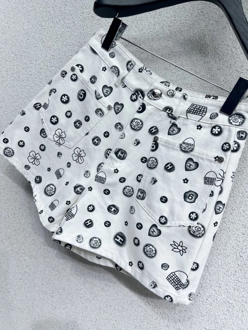 Sleek Chanel Short Pants 110413