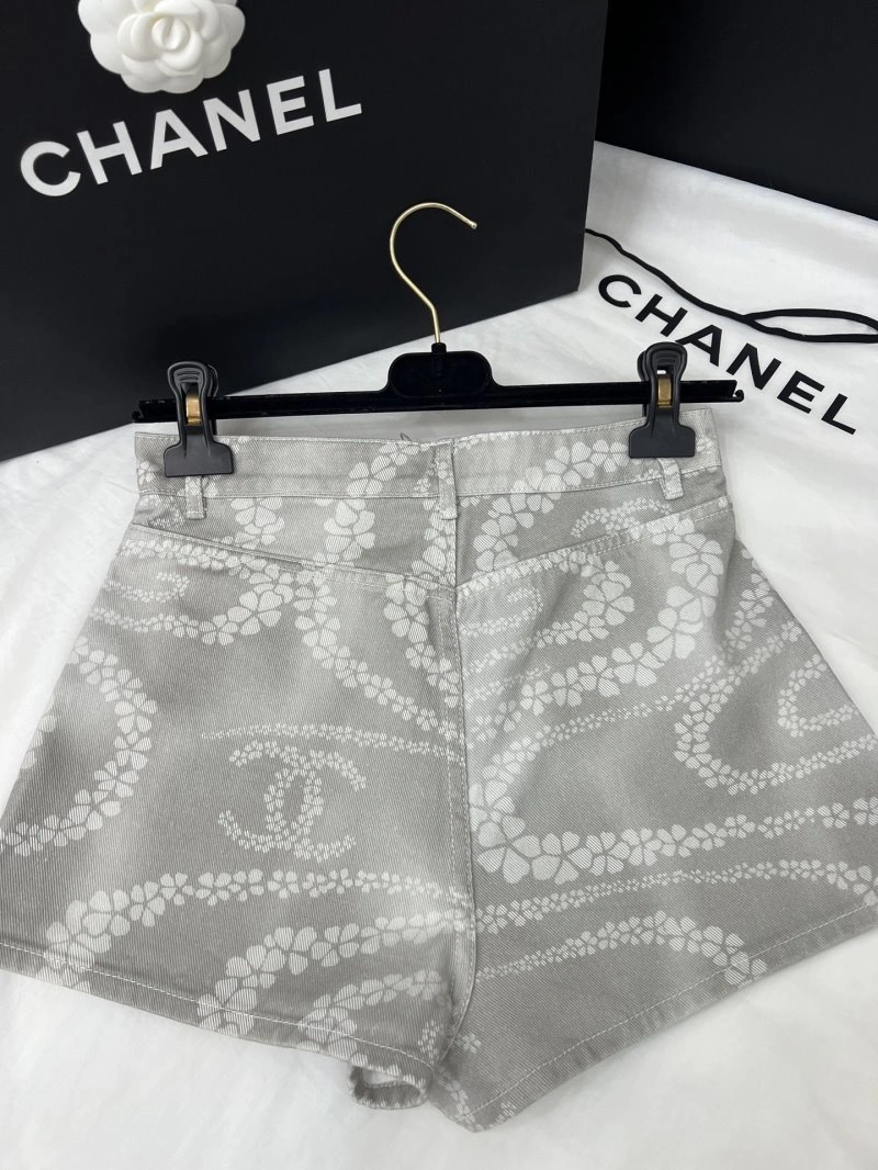 Vibrant Chanel Short Pants 110410