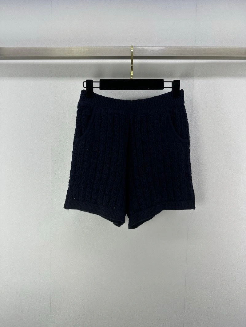 Chanel Short Pants Durable 108105