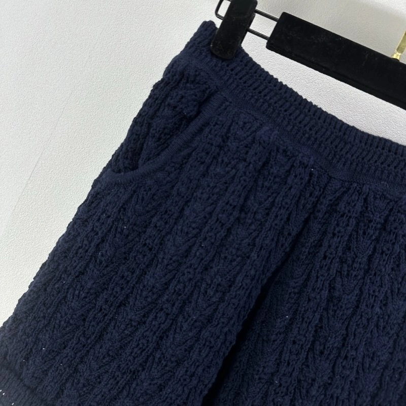 Chanel Short Pants Durable 108105