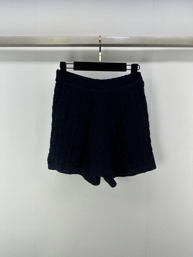 Chanel Short Pants Durable 108105