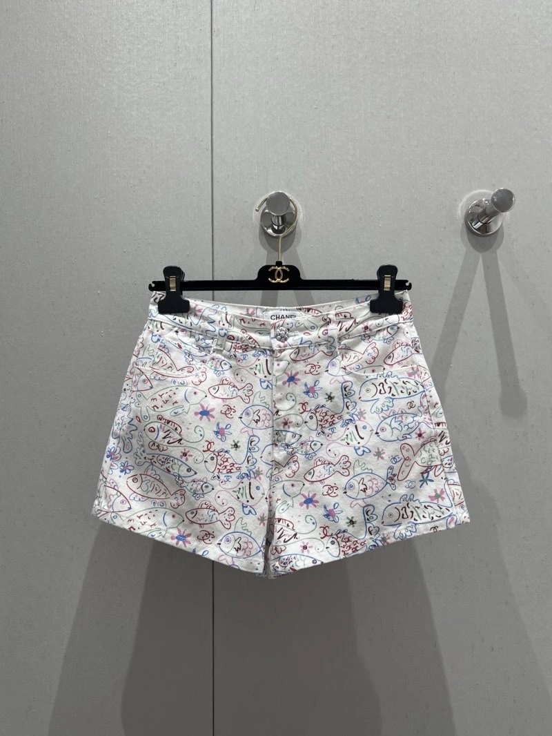 Chanel Short Pants Youthful 108094