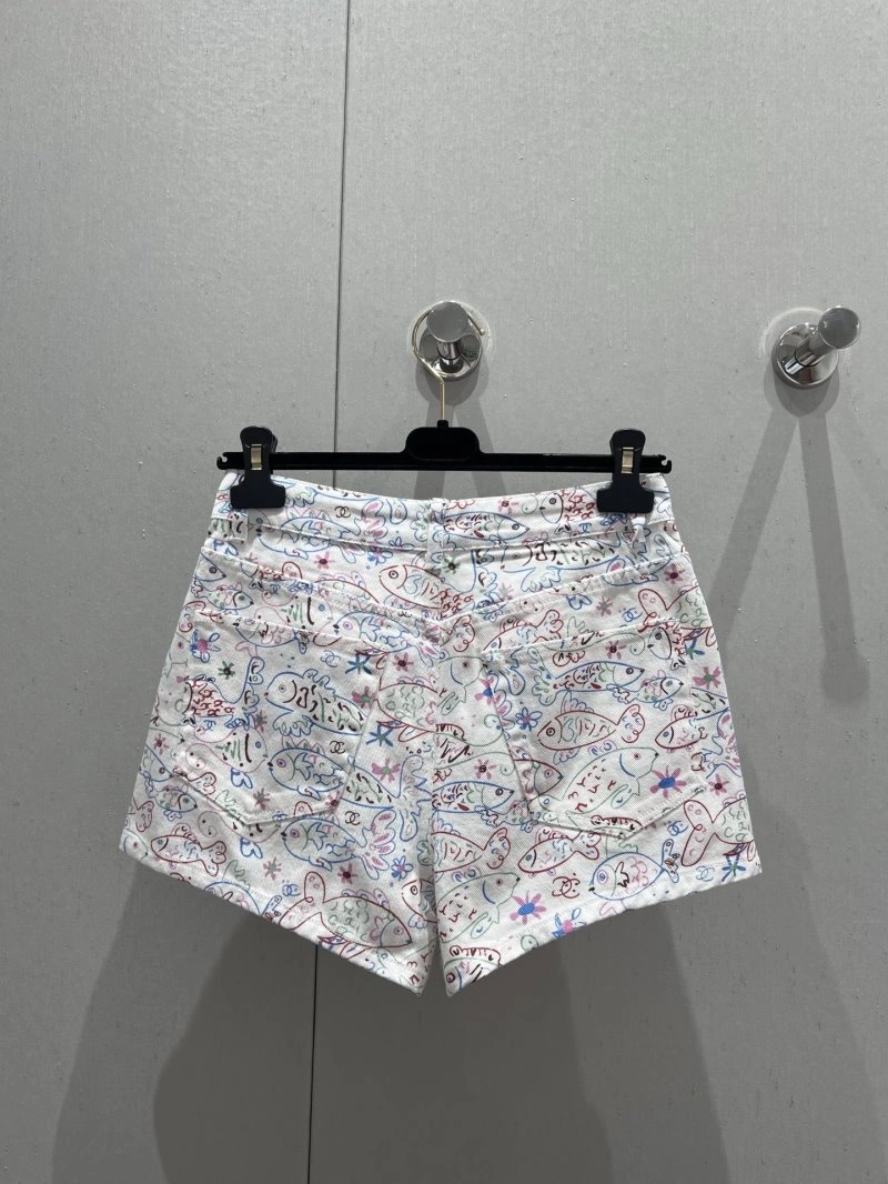 Chanel Short Pants Youthful 108094