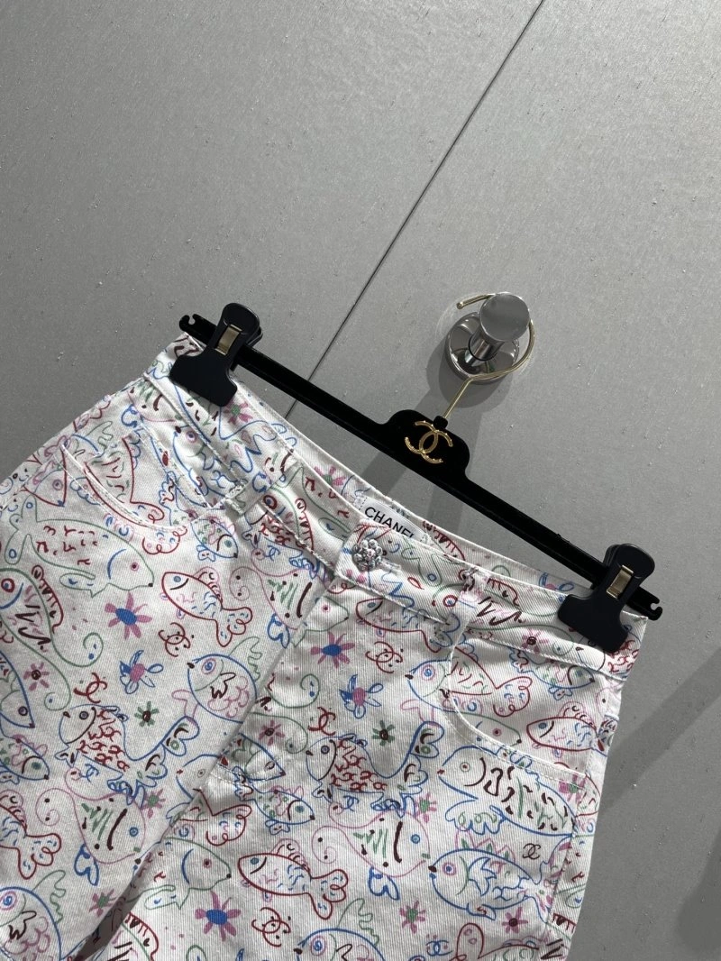 Chanel Short Pants Youthful 108094