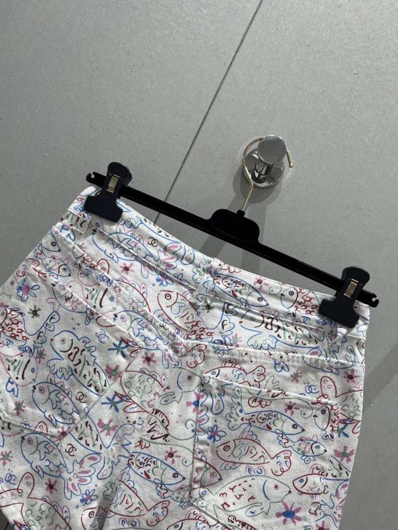 Chanel Short Pants Youthful 108094