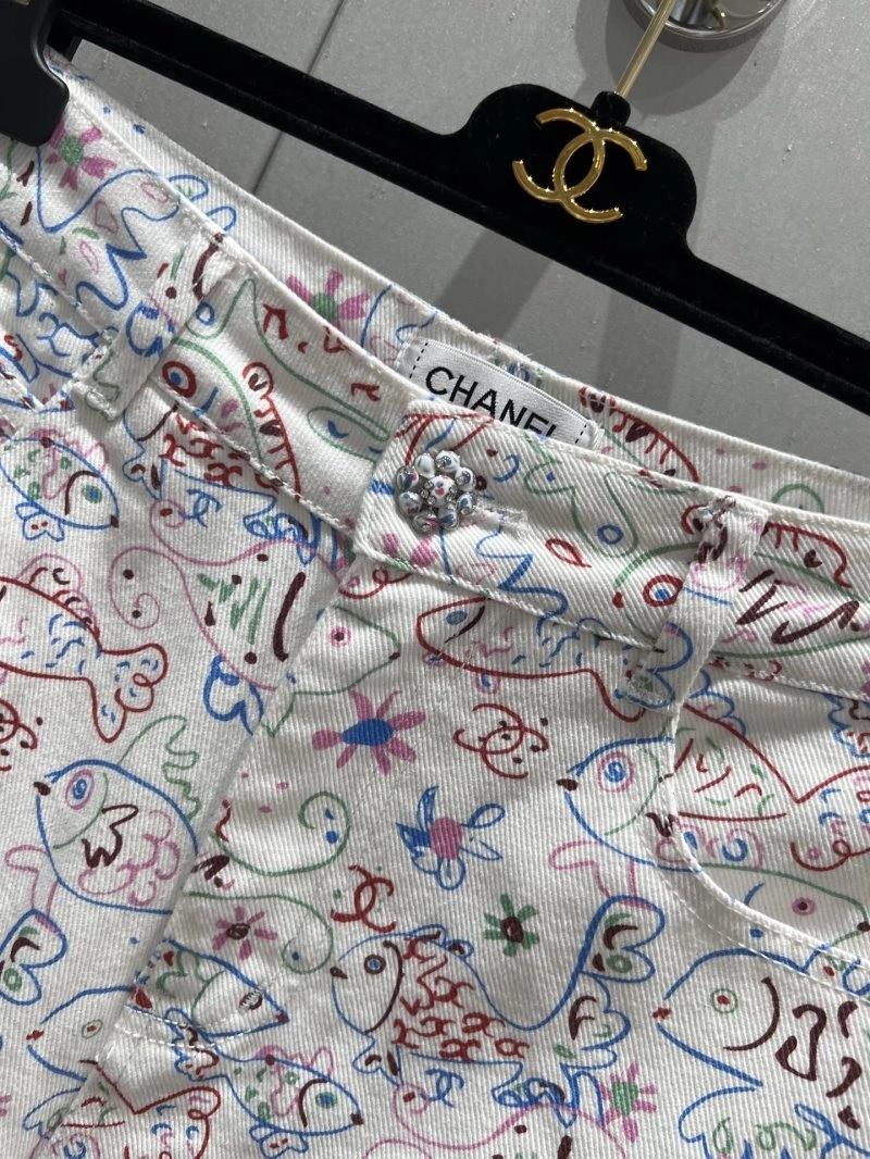 Chanel Short Pants Youthful 108094