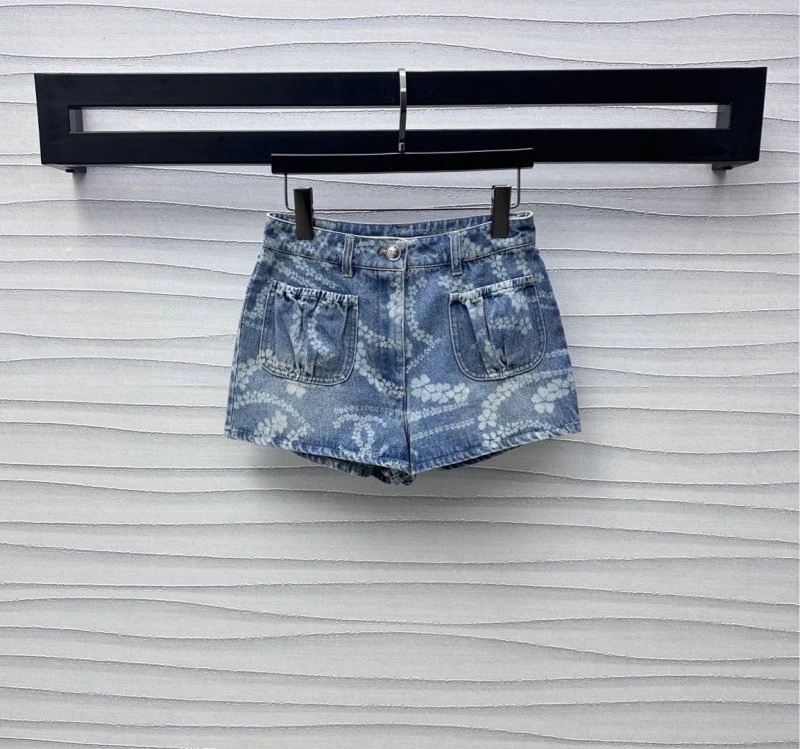Chanel Short Pants WeatherProof 108091