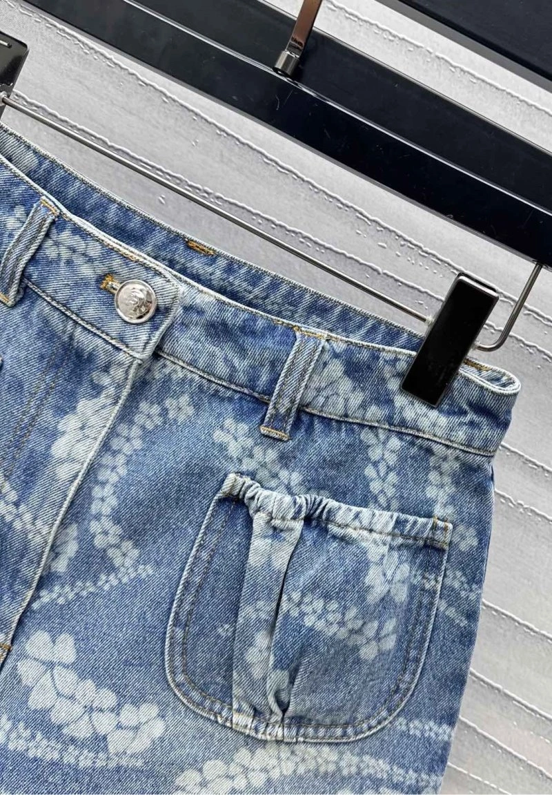 Chanel Short Pants WeatherProof 108091