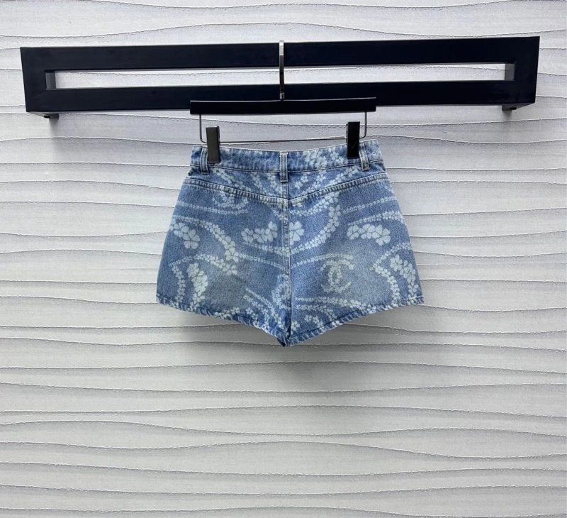 Chanel Short Pants WeatherProof 108091