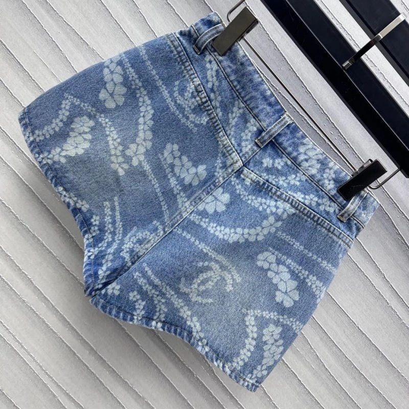 Chanel Short Pants WeatherProof 108091