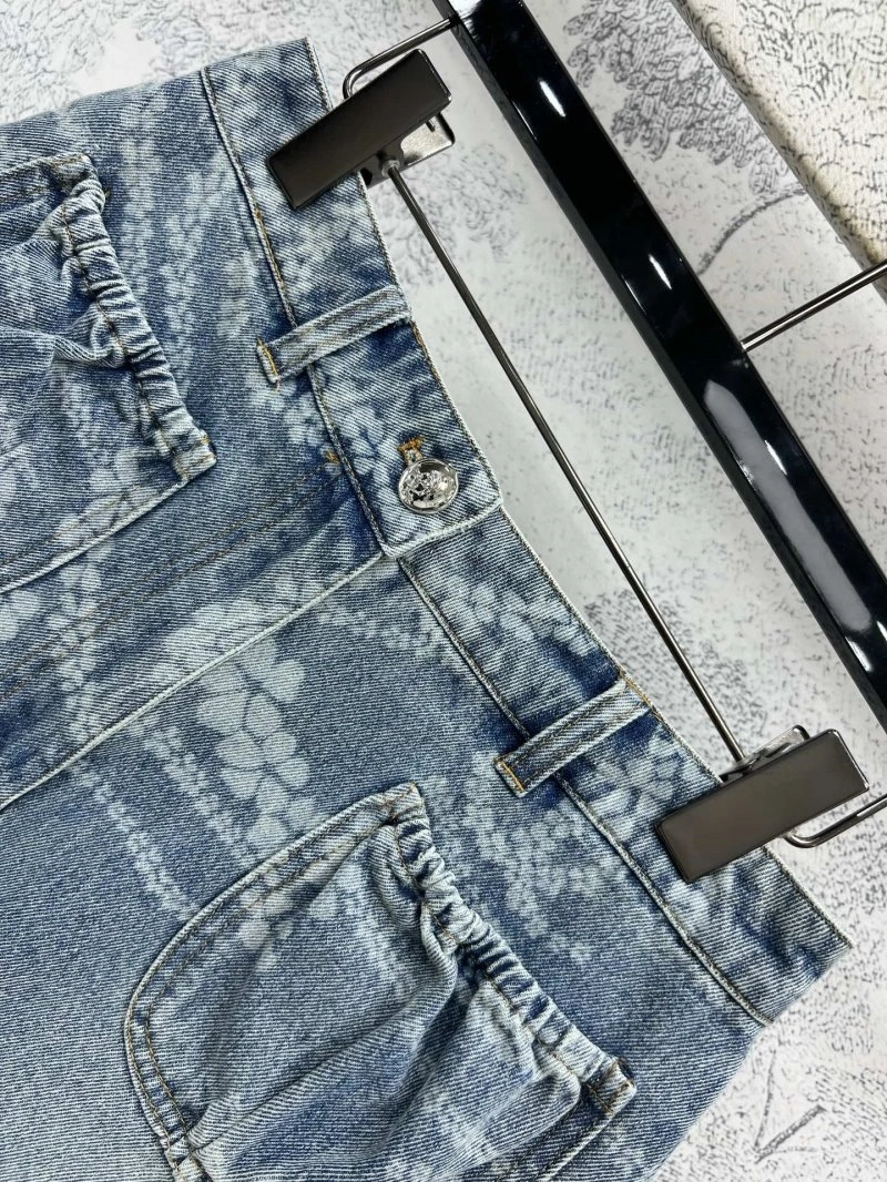 Reliable Chanel Short Pants 108088