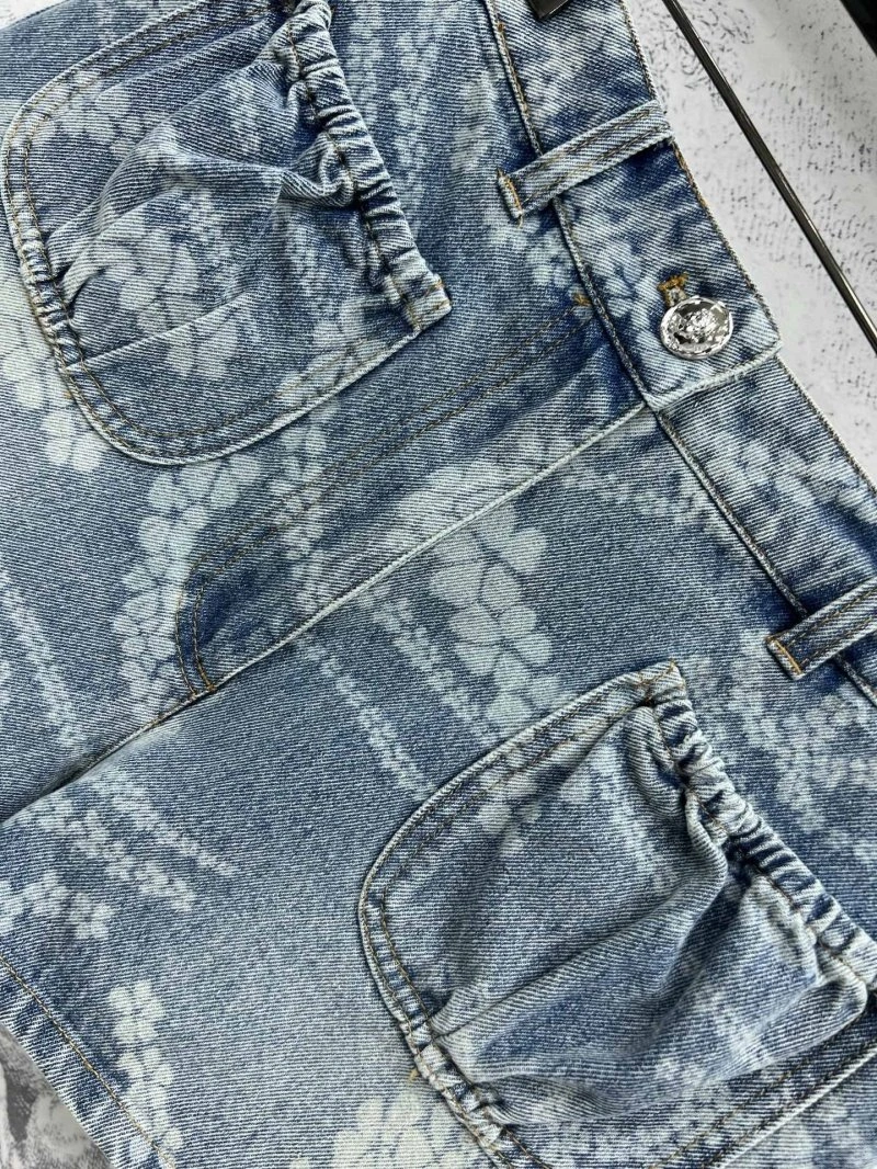 Reliable Chanel Short Pants 108088