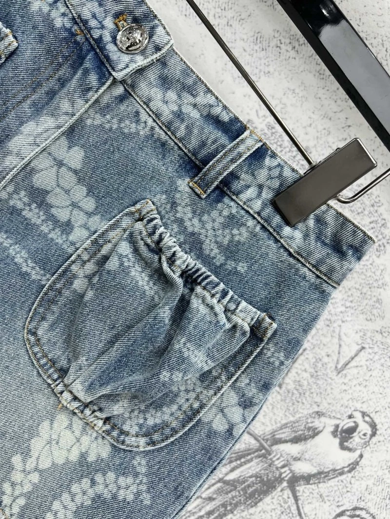 Reliable Chanel Short Pants 108088