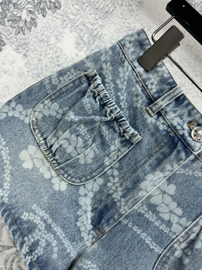 Reliable Chanel Short Pants 108088