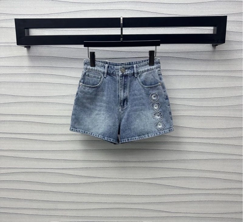 Chanel Short Pants Comfortable 108086