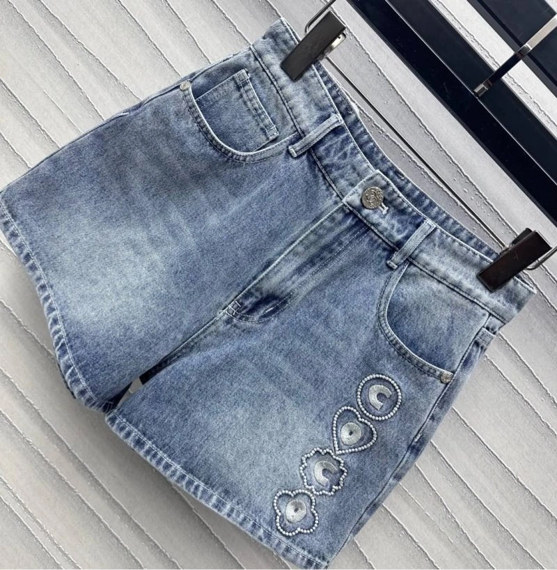 Chanel Short Pants Comfortable 108086