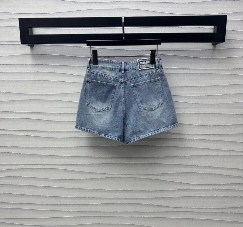 Chanel Short Pants Comfortable 108086