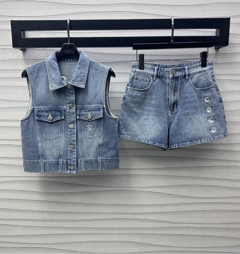 Chanel Short Pants Comfortable 108086