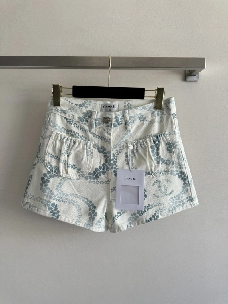 Chanel Short Pants Minimalist 108068