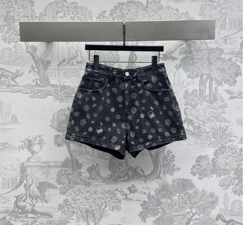 Chanel Short Pants Supportive 108069