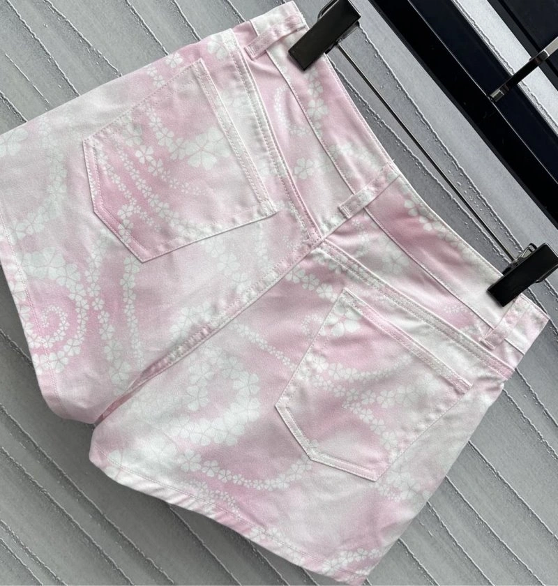 Chanel Short Pants Durable 108067