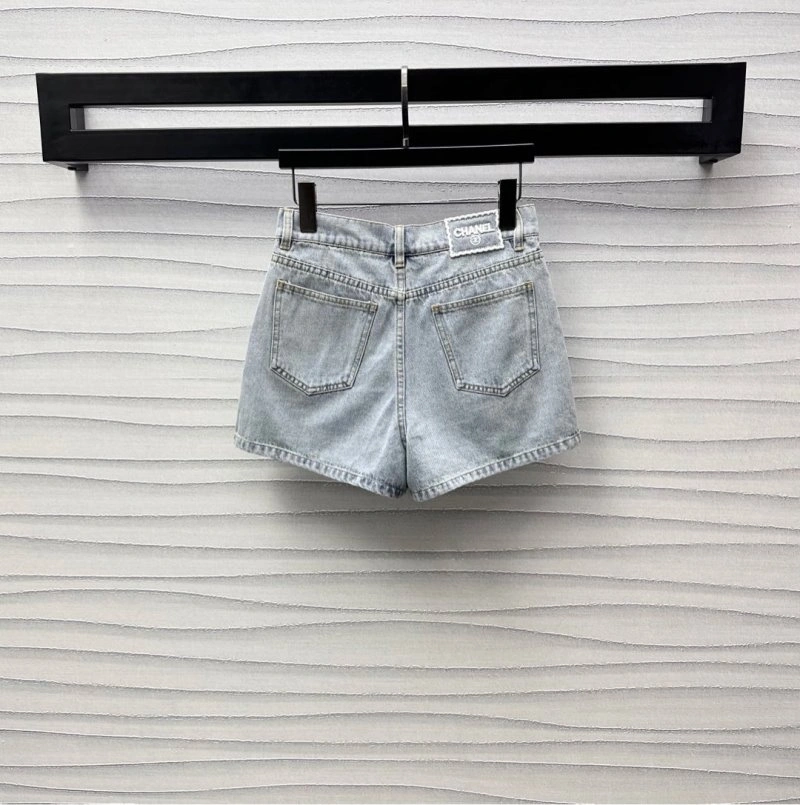 Cozy Chanel Short Pants 108056