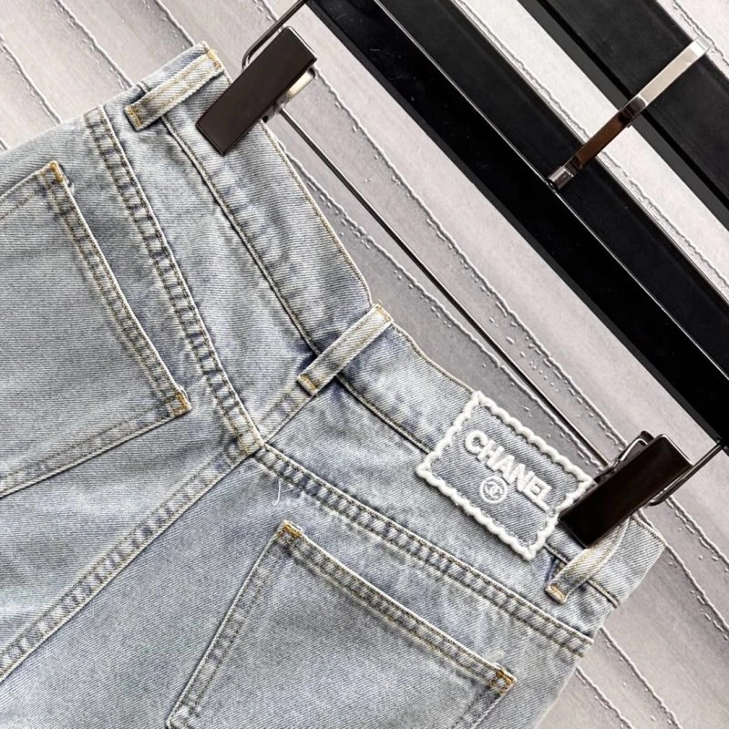 Cozy Chanel Short Pants 108056