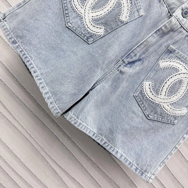 Chanel Short Pants Lightweight 108055
