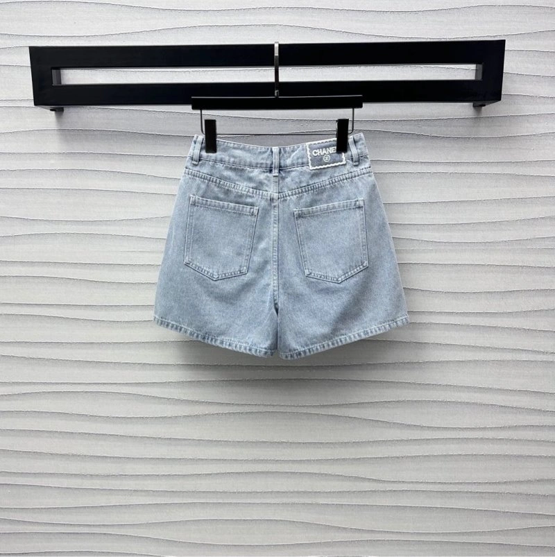 Chanel Short Pants Lightweight 108055