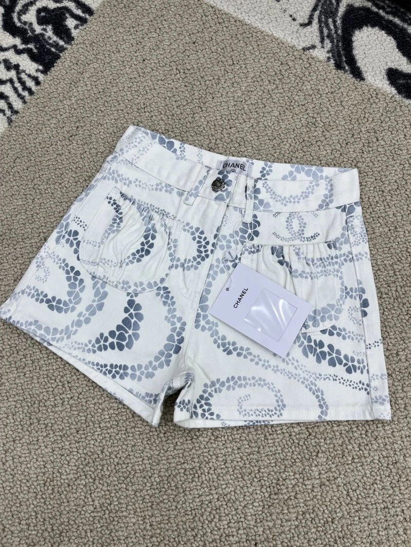 Sporty Chanel Short Pants 109733