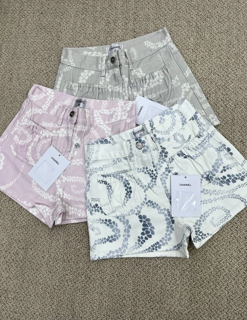 Sporty Chanel Short Pants 109733