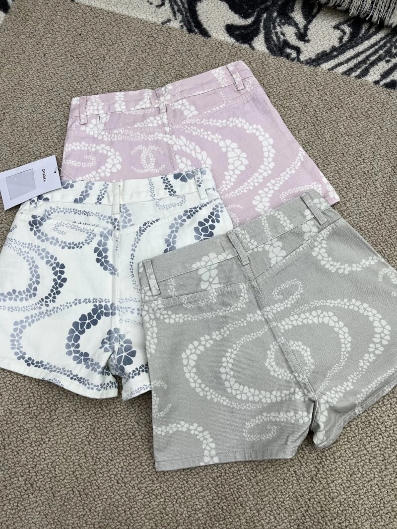 Sporty Chanel Short Pants 109733