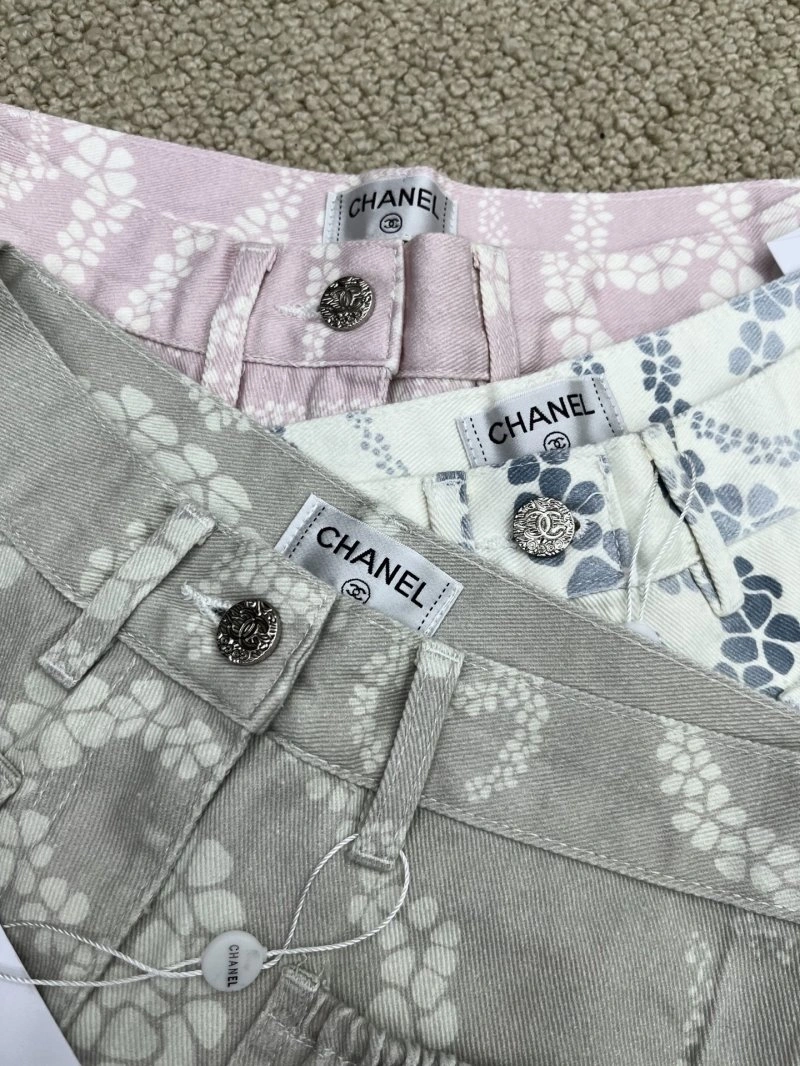 Sporty Chanel Short Pants 109733