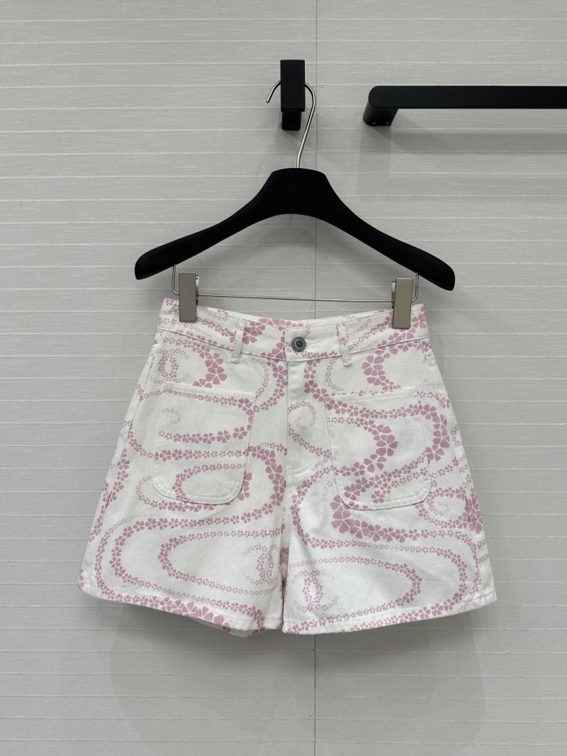Stylish Chanel Short Pants 109445
