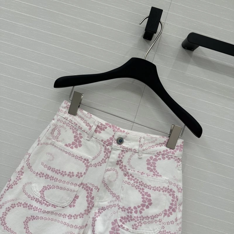 Stylish Chanel Short Pants 109445