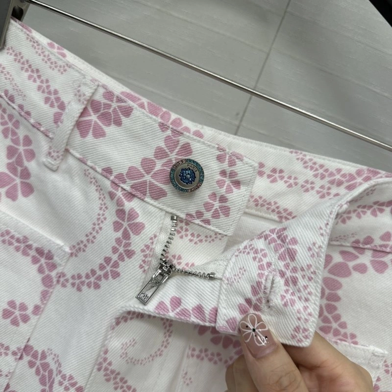 Stylish Chanel Short Pants 109445