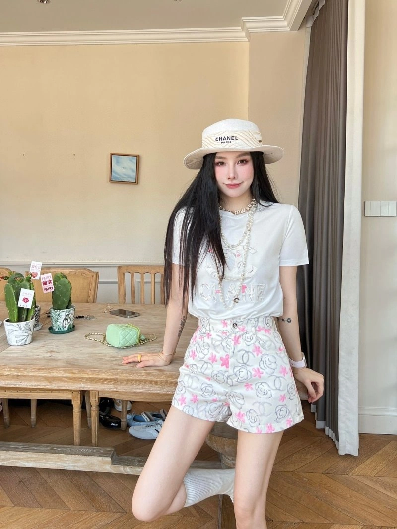 Chanel Short Suits StreetReady 109345