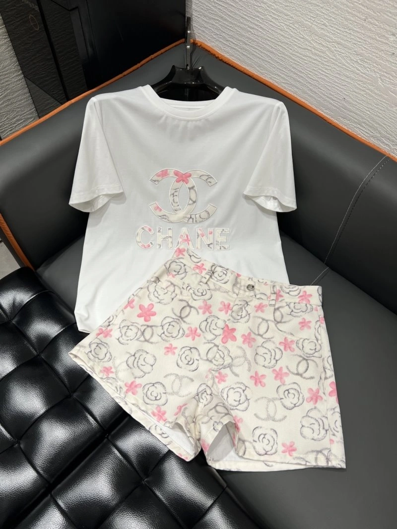 Chanel Short Suits StreetReady 109345