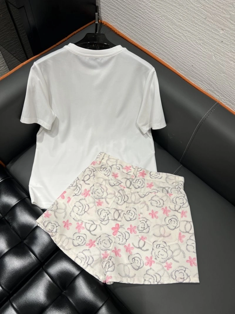 Chanel Short Suits StreetReady 109345