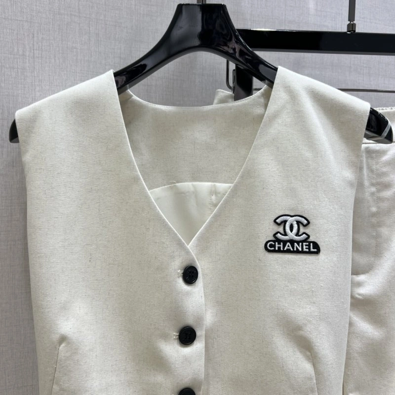 Colorful Chanel Short Suits 109363