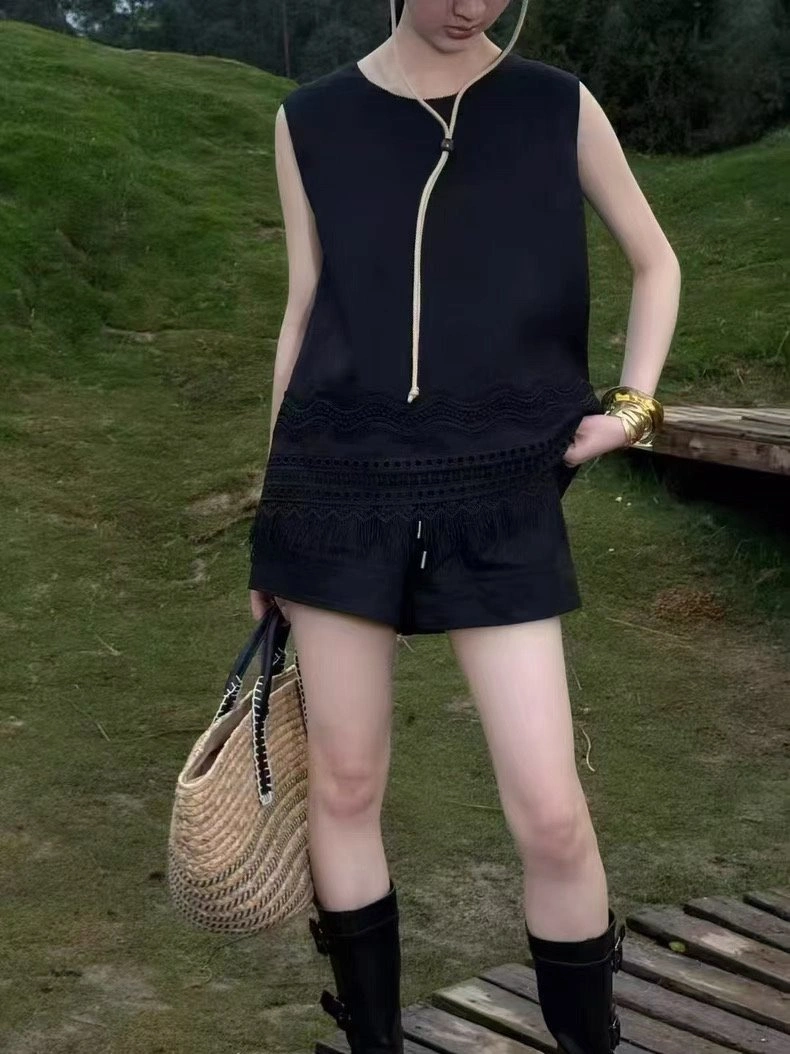 Chanel Short Suits Lightweight 108768