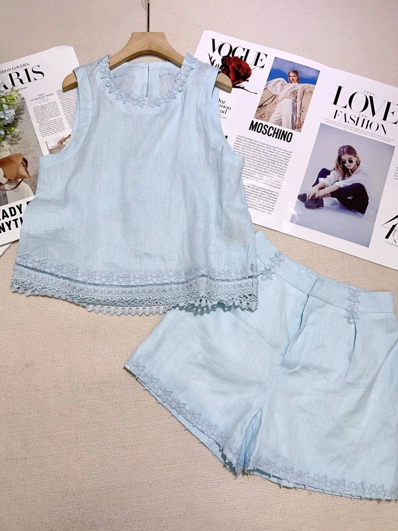 Chanel Short Suits Flexible 110420