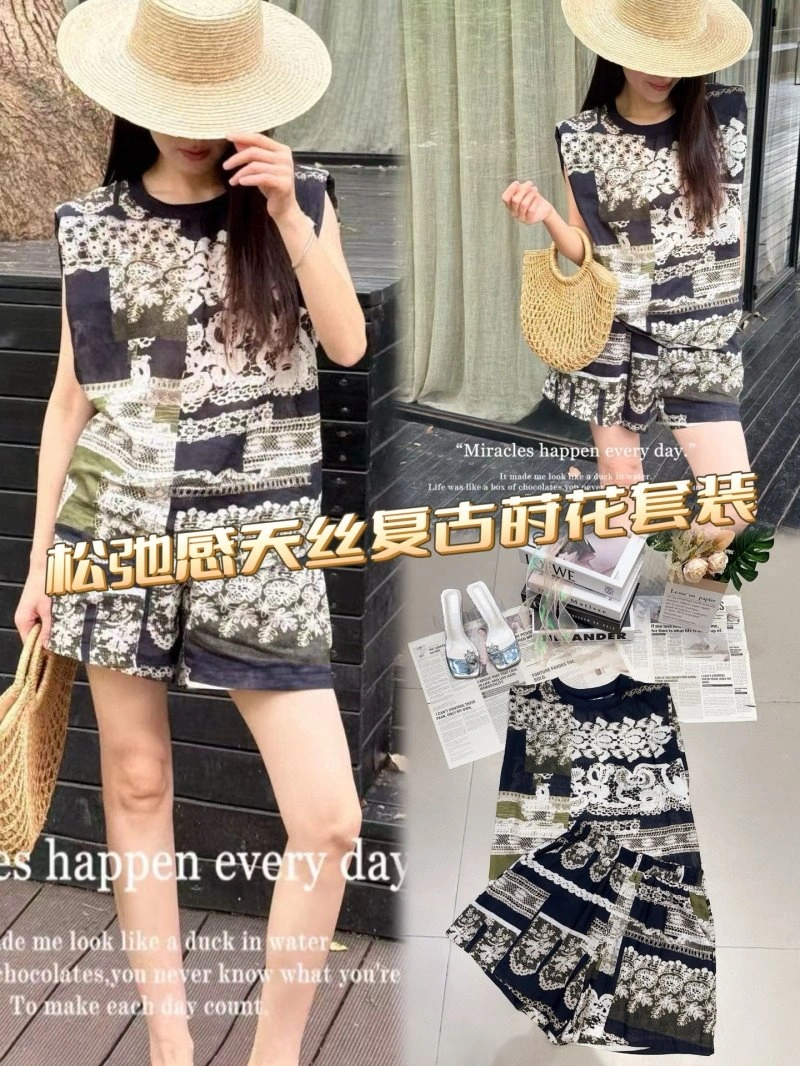 Chanel Short Suits Chic 110409